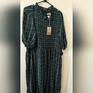 Chic Plaid Maxi Dress in Green